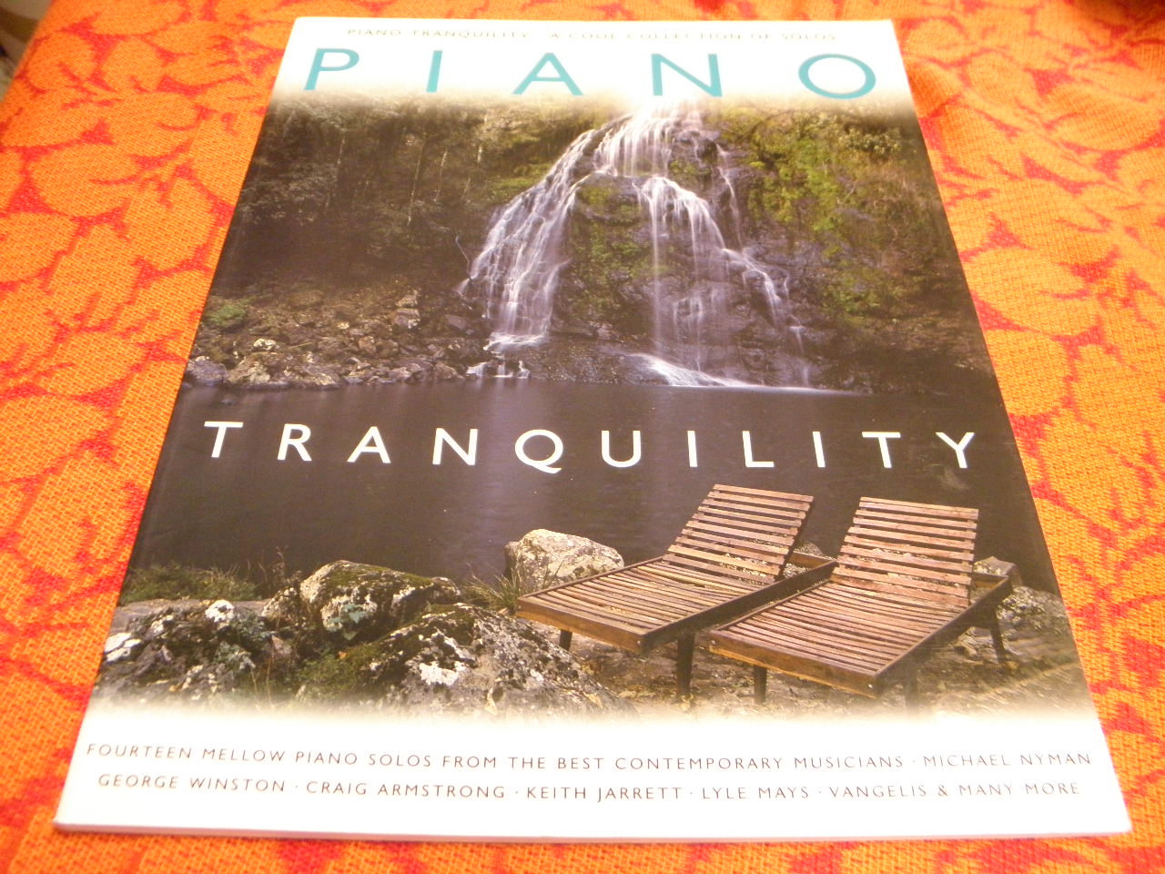  - PIANO TRANQUILITY.- A cool collection of solos. Fourteen mellow piano solos from the best contemporary musicians.